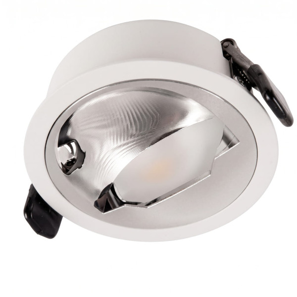 Óptica asimétrica y reflector cromado