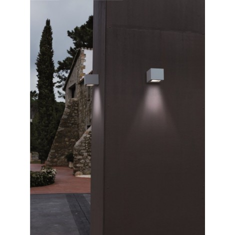 DOPO Isora down square led aplique negro